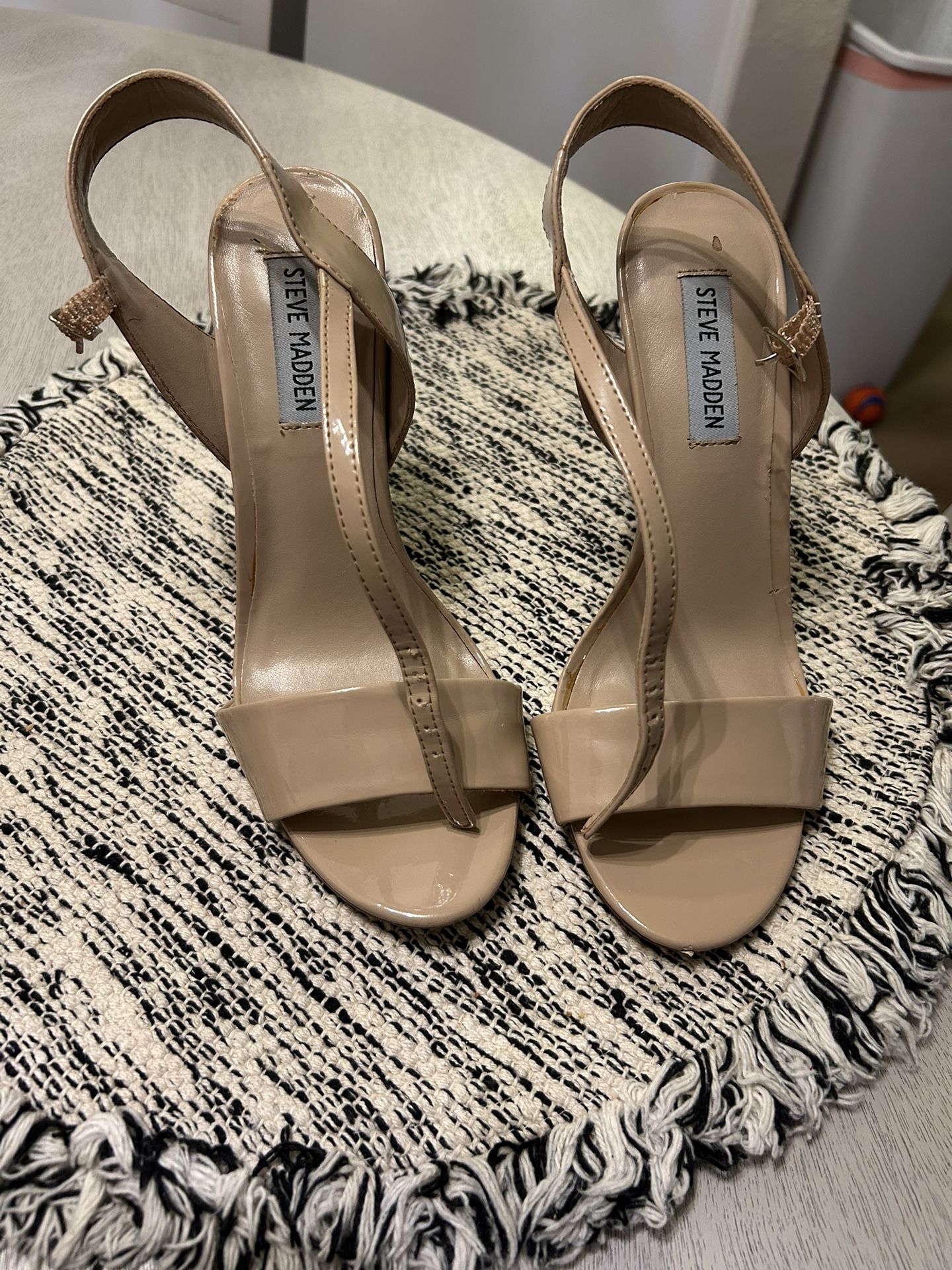 Selling 4 Pairs Of Shoes For $100 