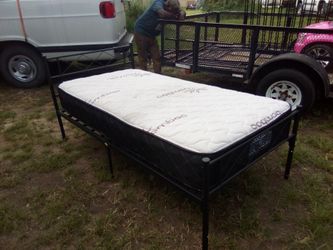 Twin size bed with mattress excellent condition $7O delivery available