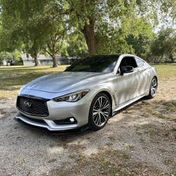 2019 INFINITI Q60 LUXE