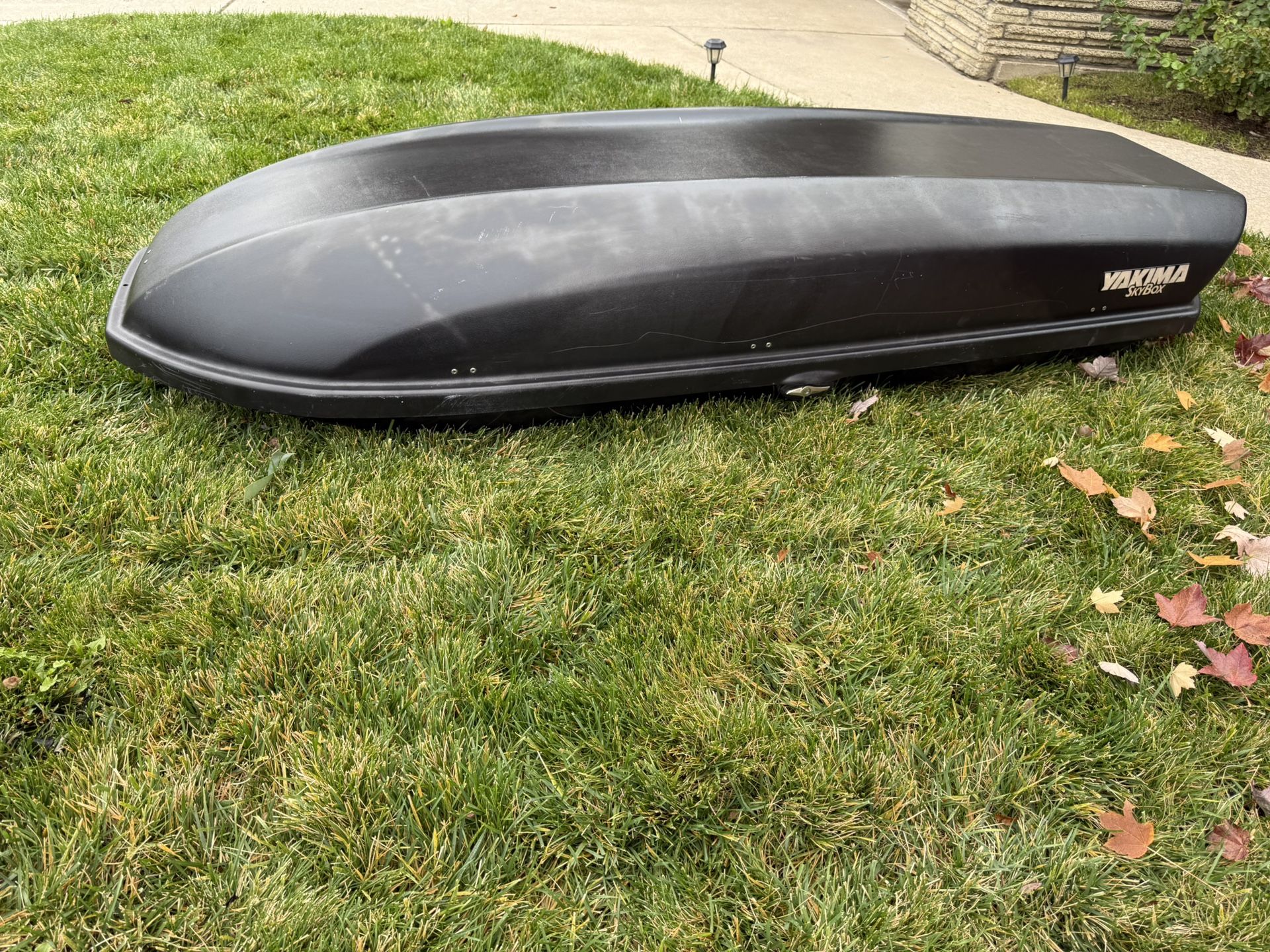 Yakima SkyBox 1800 Great Condition!!