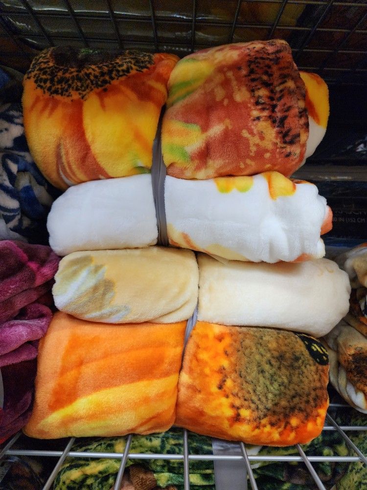 New Queen/King Sunflower Throw Blanket 😍😍😍