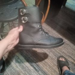 Women's Size 10  Wide Mid High Boot