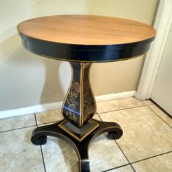 VINTAGE DRUM TABLE WITH FLORAL DESIGN.  BEAUTIFUL CONDITION!