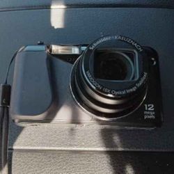 FREE Dynex Memory Card Reader with Purchase of Kodak EasyShare Z950! 📸