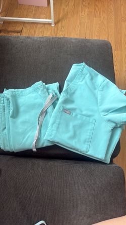 FIGS SCRUBS (SMALL)