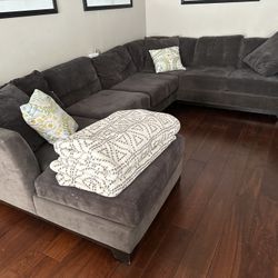 Large Gray Sectional Couch – $450 OBO – Great Condition!