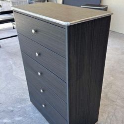 Five Drawers Dresser 