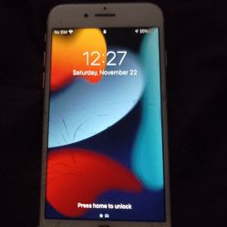 iPhone 7 Rose Gold Att Locked With Cracked Screen