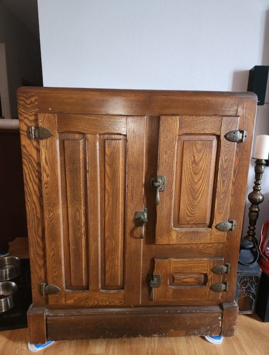 1900s Antique Ice Box/Fridge