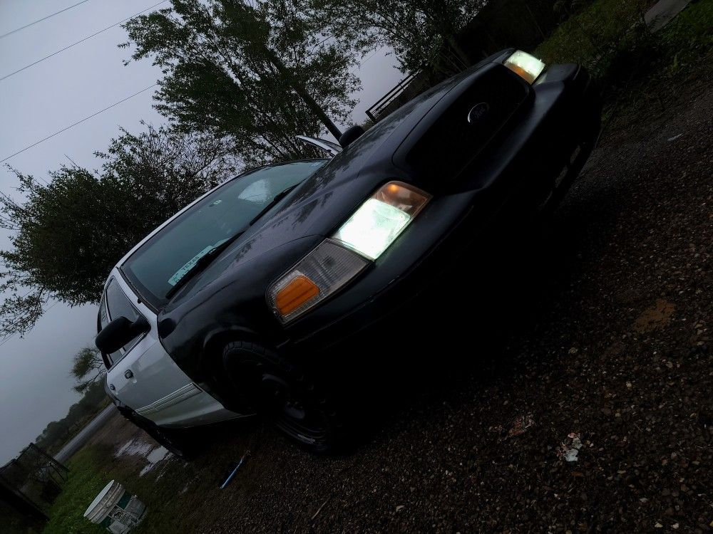 2010 Ford Crown Victoria