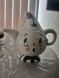Johanna Parker Ghost Teapot
