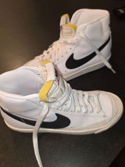 Nike Tennis Shoes