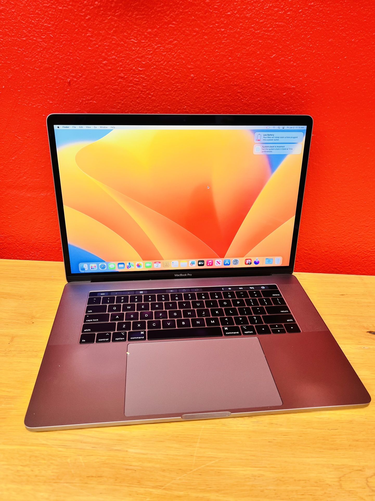 Macbook Pro アップル 15インチ 2018 MR942J/A ノートパソコン 