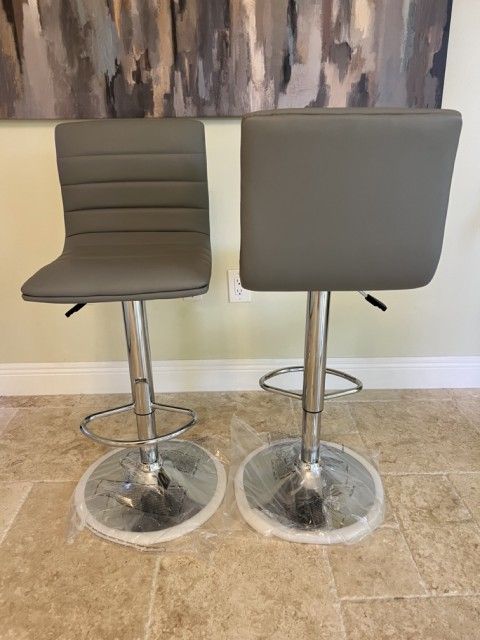 New Gray Bar Stools - Assembled - 85$ Each - Modern Design with Faux Leather - Adjustable Swivel Barstool Chair