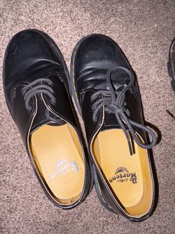 Doc martens size 8 (barely worn)