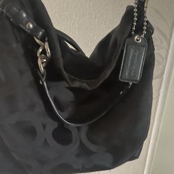 Black Coach Purse In Perfect Condition 