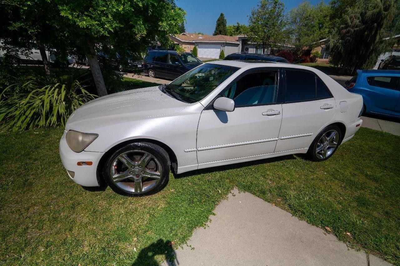 2003 Lexus IS