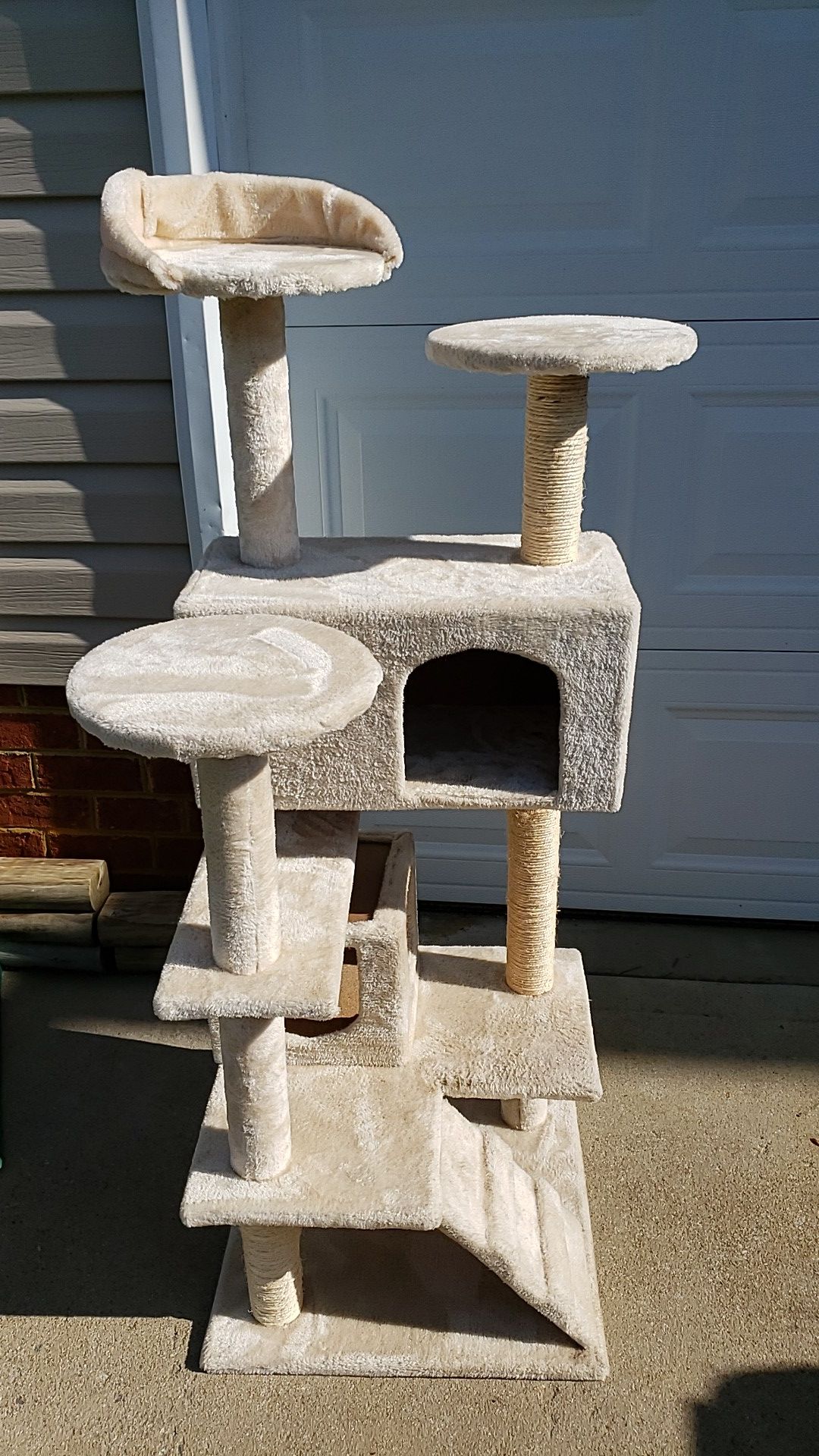 Cat tree