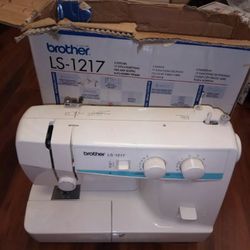 Brother LS-1217 Mechanical Sewing Machine with Original Box and no pedal *WORKS*