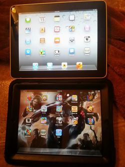 2 Apple ipad gen 1s clean