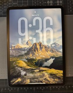 Apple iPad Pro 11-inch (3rd Gen) 512GB Space Gray WiFi w/Magic Keyboard & Apple Pencil Pro LIKE NEW