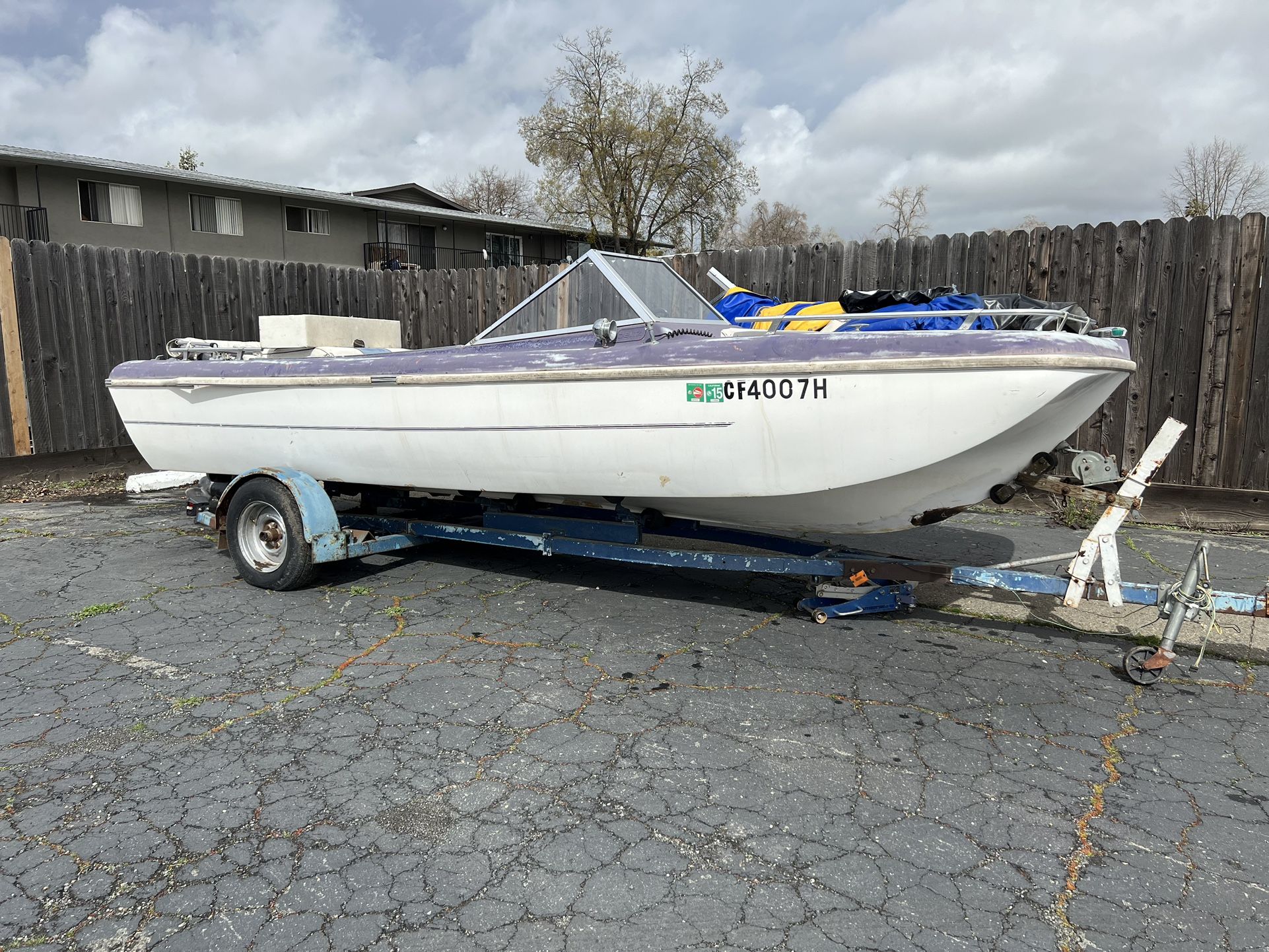 Open Bow Tri Hull Family Boat