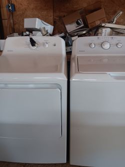 HOTPOINT WASHER AND DRYER SET