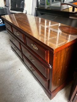 Dresser