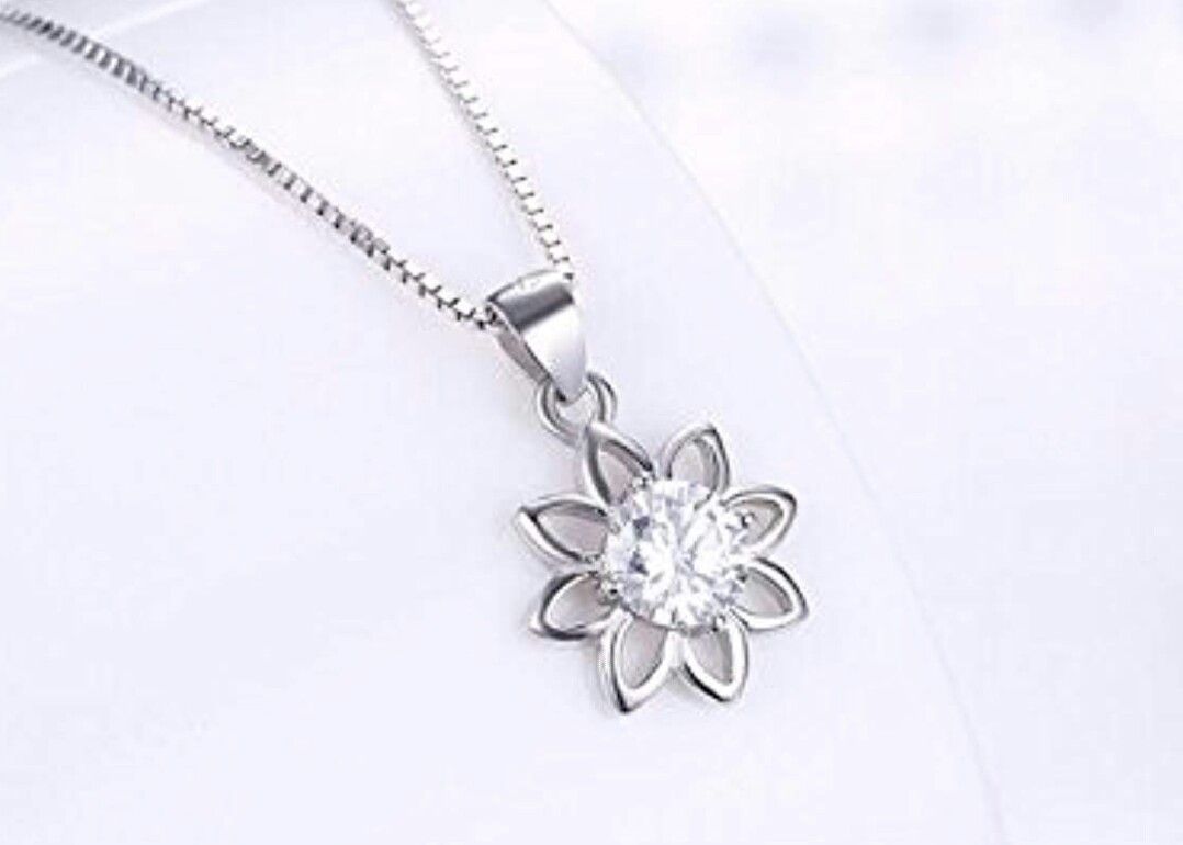 18k Gold Plated 925 Sterling Silver CZ Flower Pendant Necklace 18"