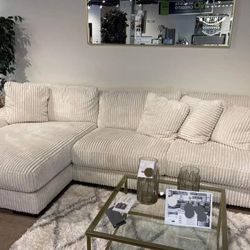 Brand New/ Oversized White Sectional, Sofa Chaise, Seccional, Couch 
