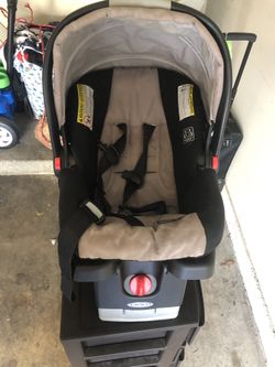 Baby car seat with car base