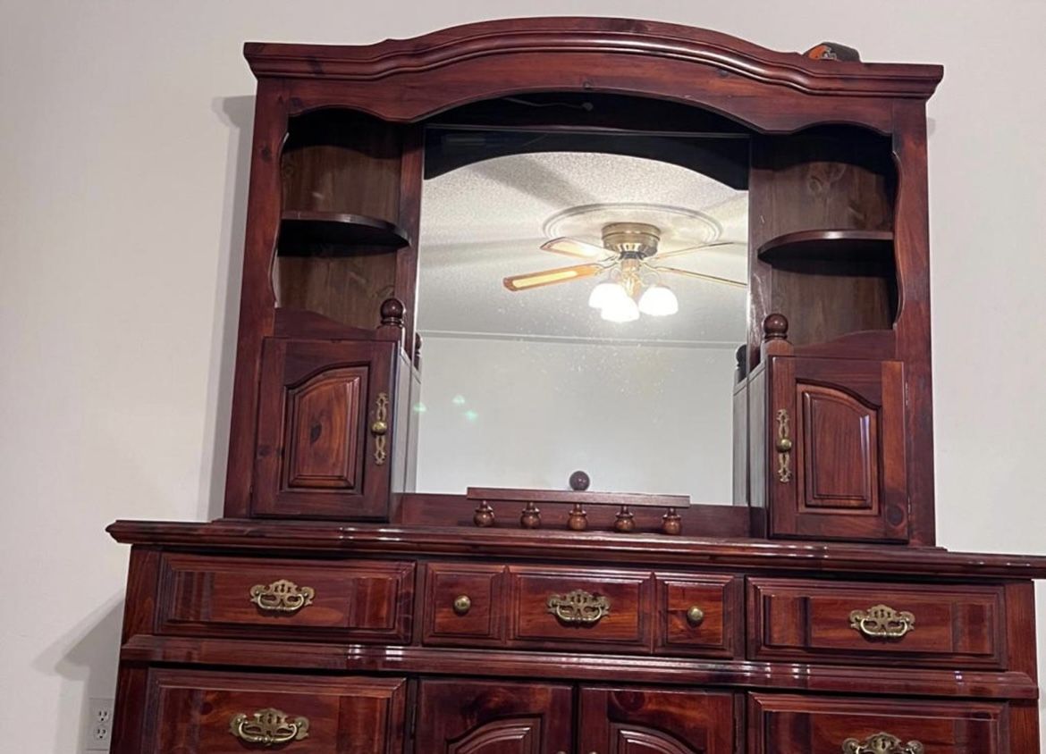 Masters Bedroom Dresser And Mirror 