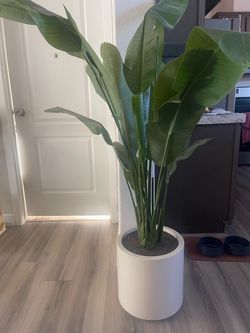 Artificial plan with pot