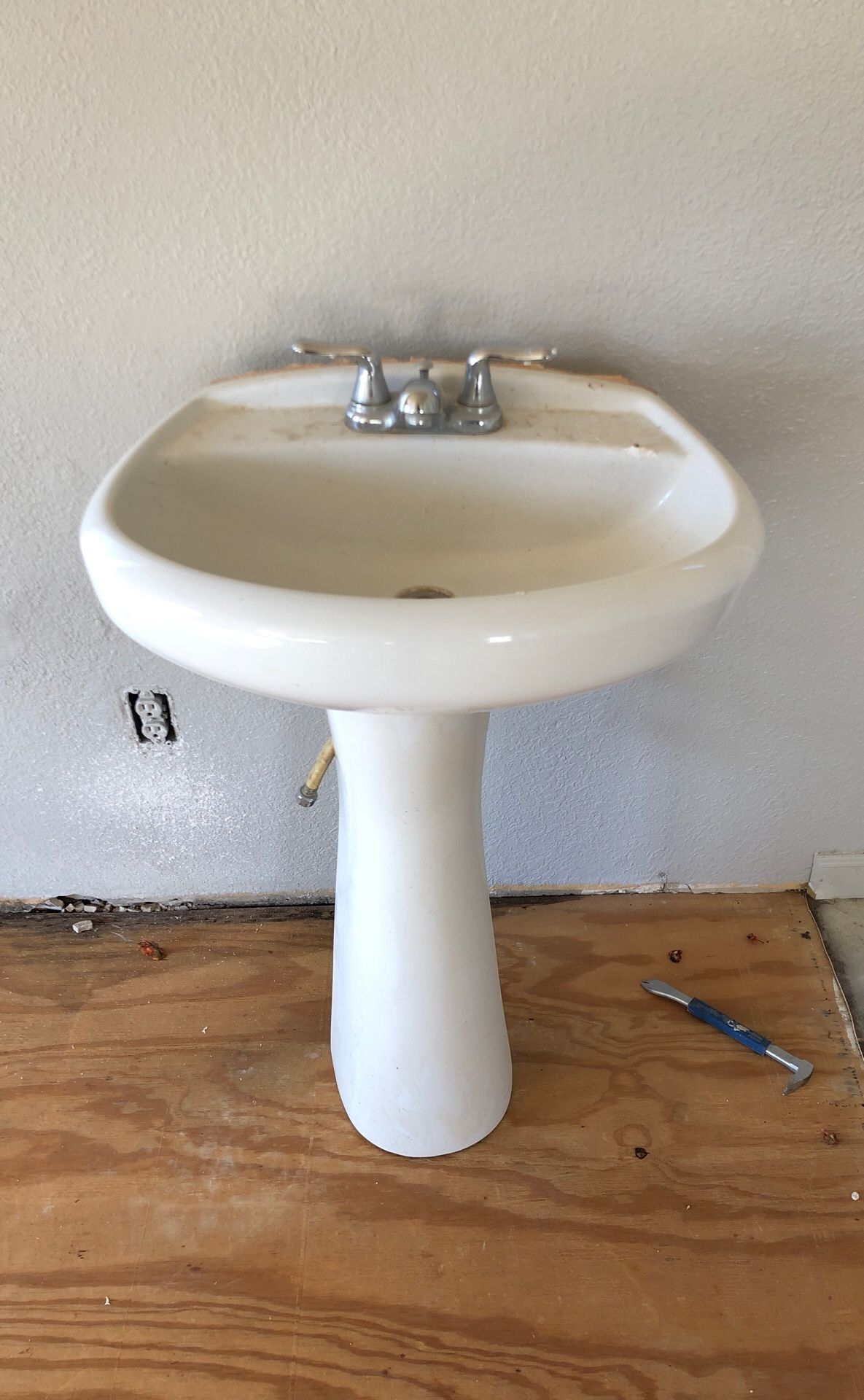 Bathroom sink