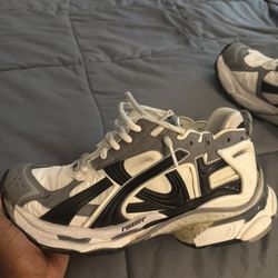 Balenciaga runners