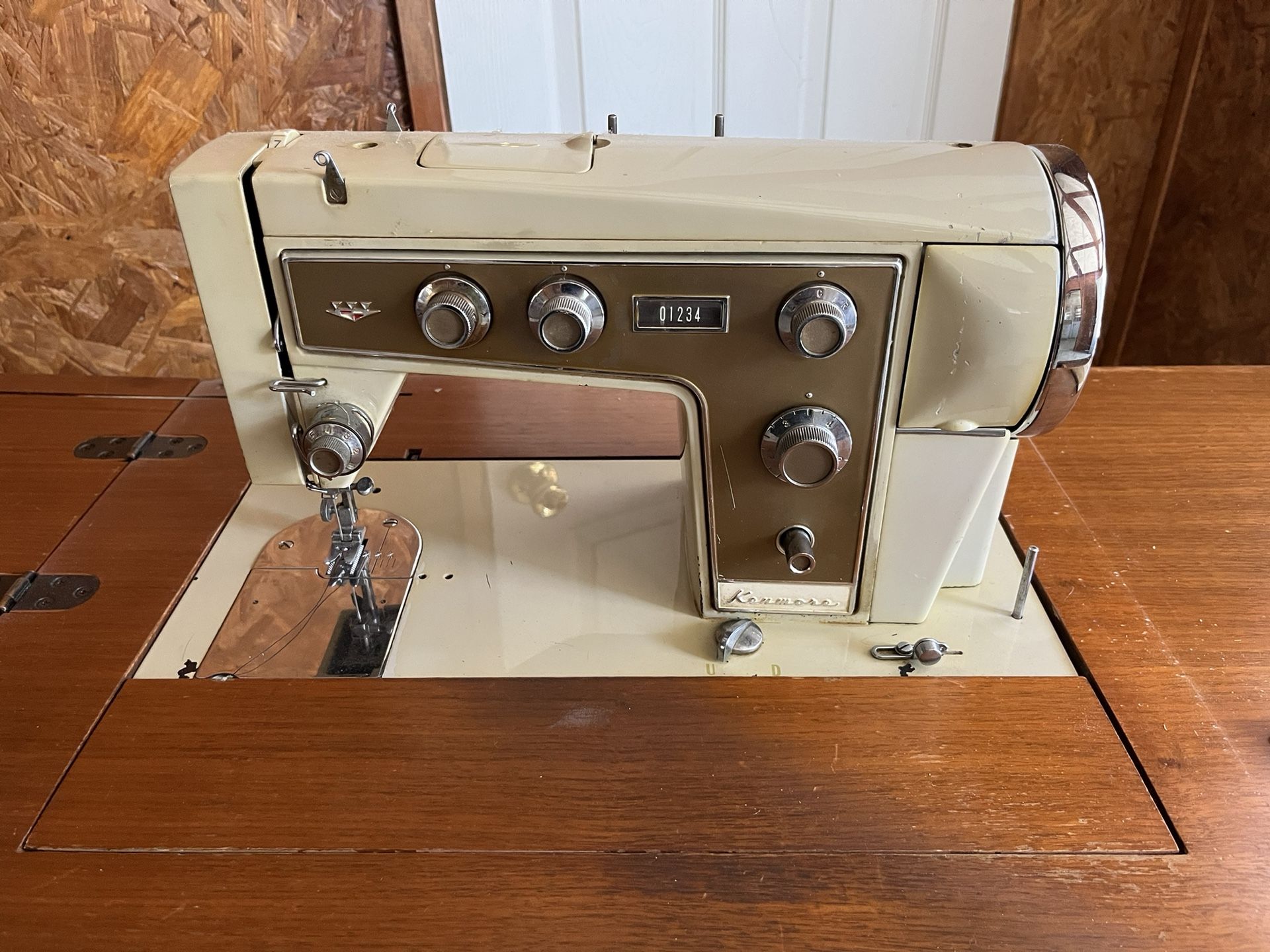 Vintage Kenmore Zig Zag Sewing Machine