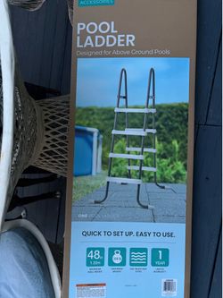 Pool ladder