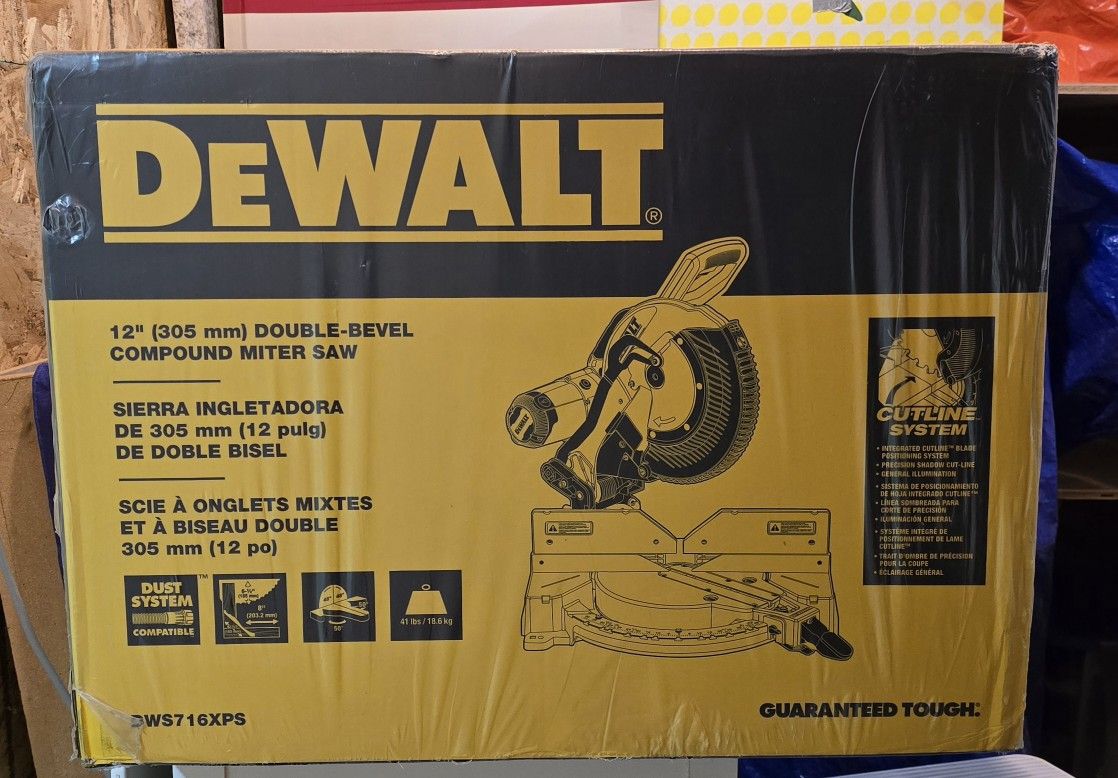 DEWALT 12-in 15-Amp Dual Bevel Compound Miter Saw.