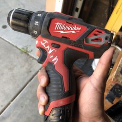 Milwaukee M 12 Drill+Battery And Charger 