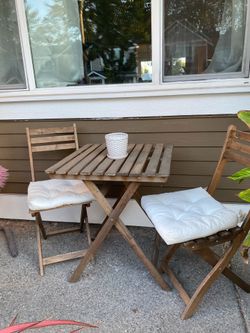 Foldable table and chairs