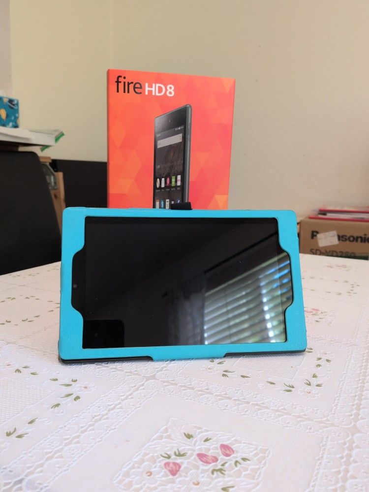 Kindle Fire HD8 + Bonus Case