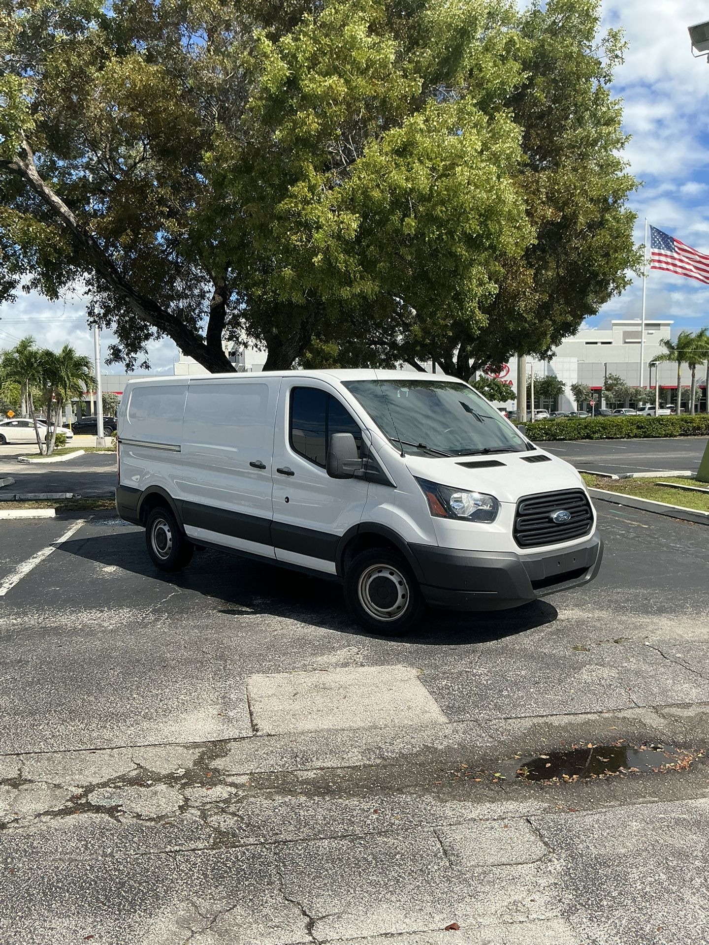 2019 Ford Transit-250