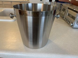 Champagne Bucket or ice bucket