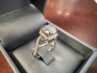 Diamond Halo 18 Carat White Gold Engagement Ring with Diamond Twisted Band