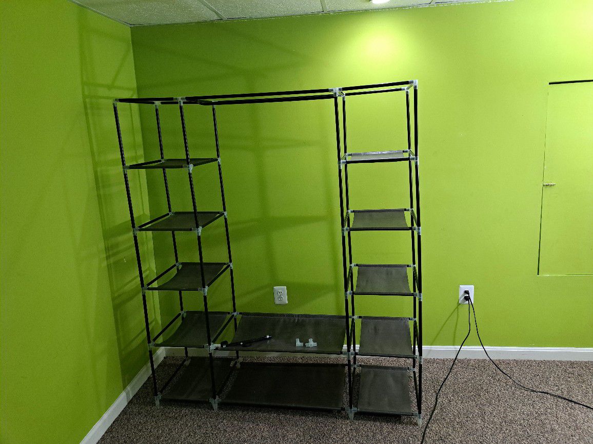 Garment Rack/wardrobe with Cover