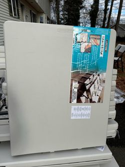 Lifetime 6' Fold-in-Half Table
