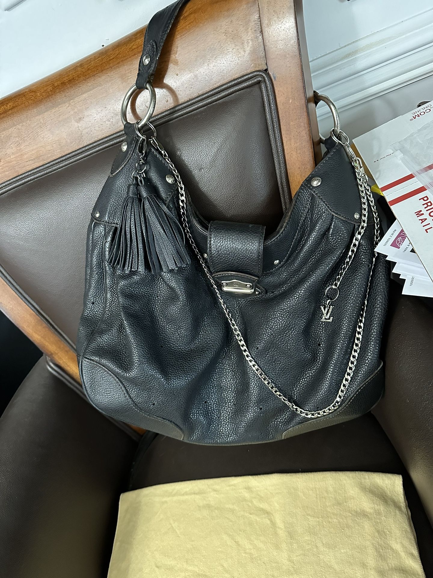 Beautiful Authentic Louis Vuitton Black W/silver Hardware Hobo Bag