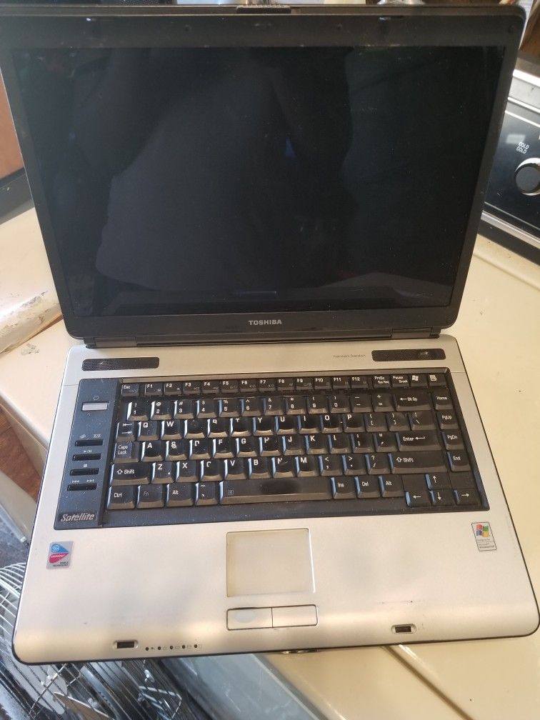 Toshiba Satellite Laptop (Read Description)