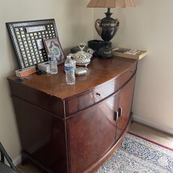 Mahogany Dresser 