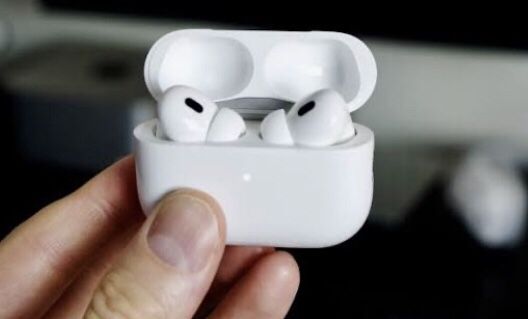 AirPods Pro 2  It Also Has Noise Canceling ( Accept Apple Pay And Card)